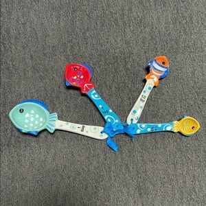 NWOT!  Fish Shaped Ceramic Measuring Spoons Set - Blue, Red, Orange, Yellow